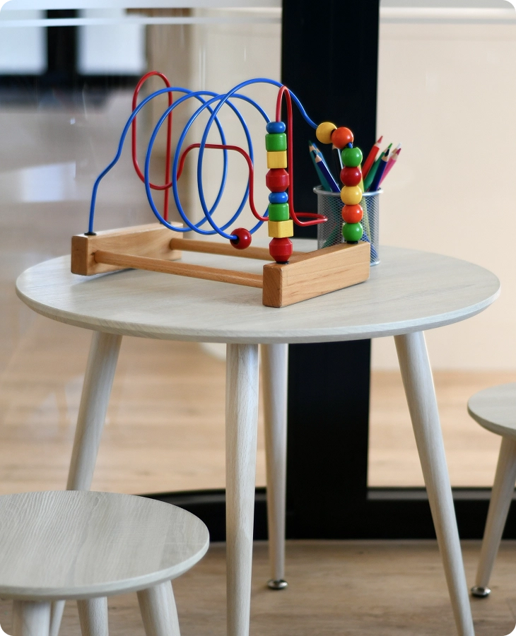 spielzeug für kinder im wartebereich der praxis in drispenstedt